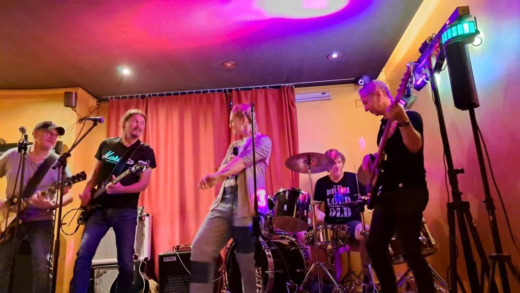 Hua Foo Live – Hero Bild